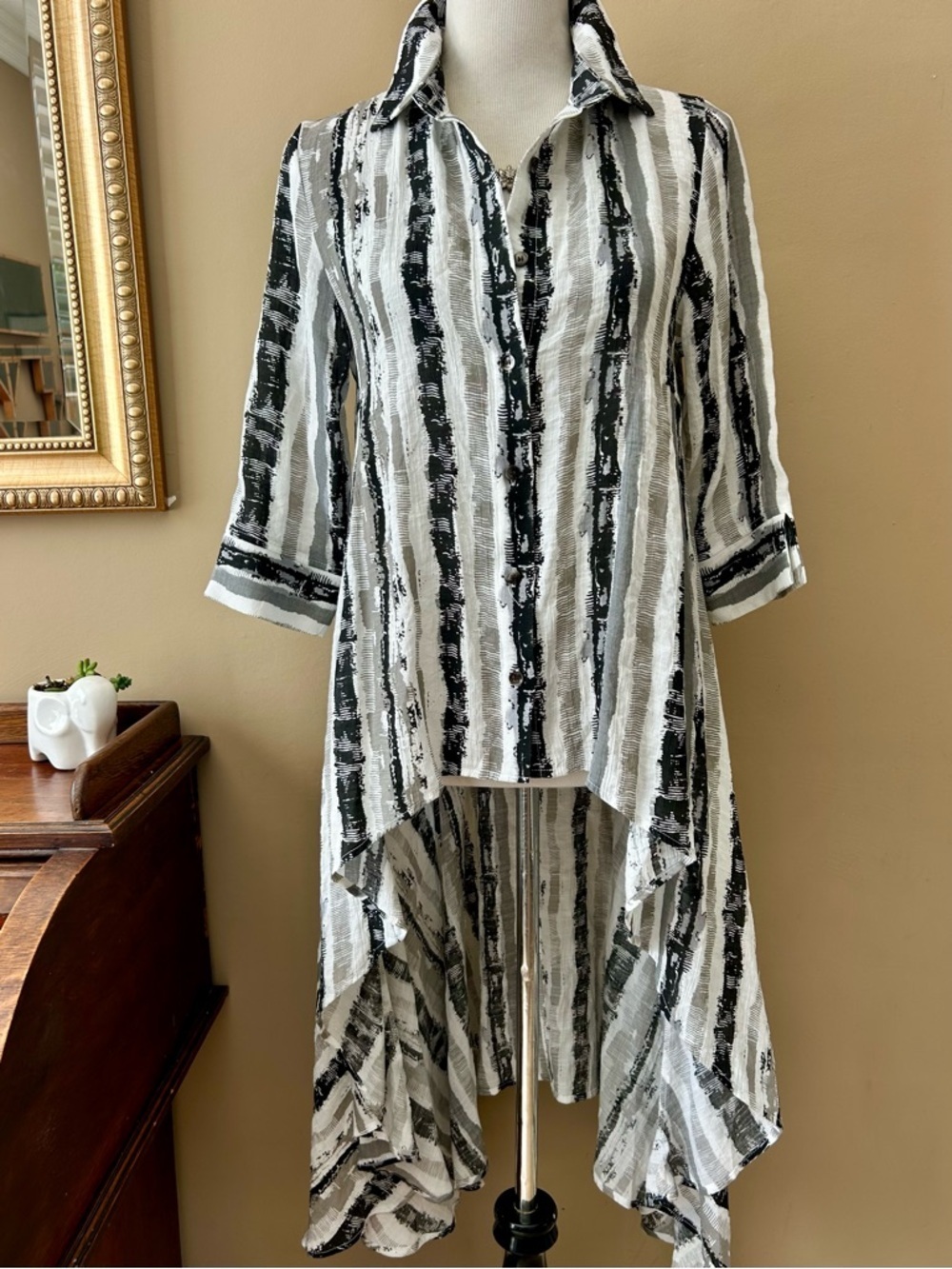 Patrizia Luca 3/4 Sleeve High Low Button Down Striped Art-to-Wear Leganlook Top